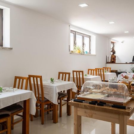 West Side Guesthouse เปนิช ภายนอก รูปภาพ