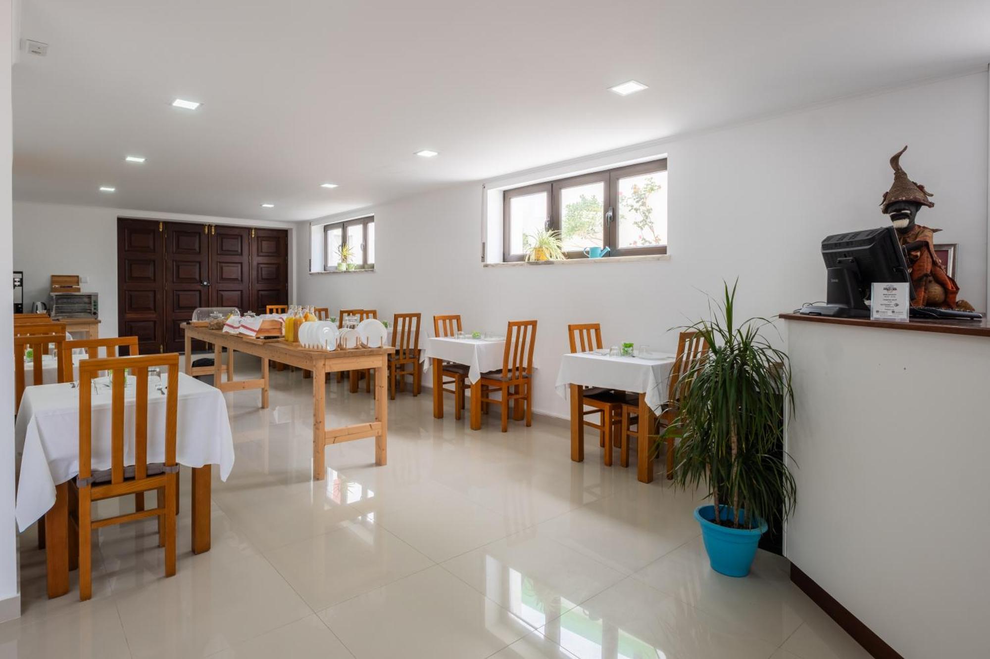 West Side Guesthouse เปนิช ภายนอก รูปภาพ