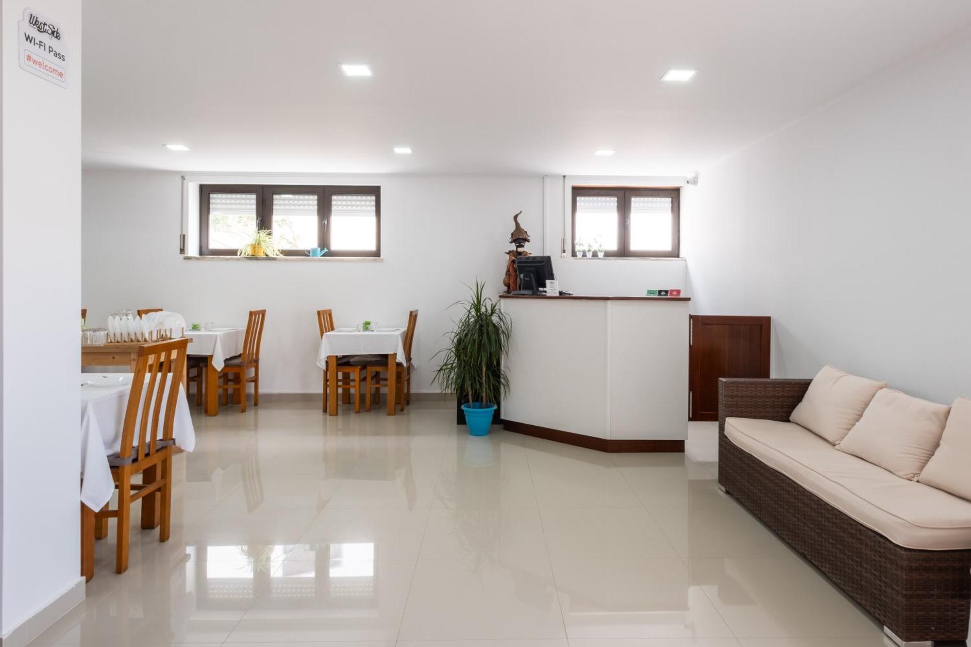 West Side Guesthouse เปนิช ภายนอก รูปภาพ