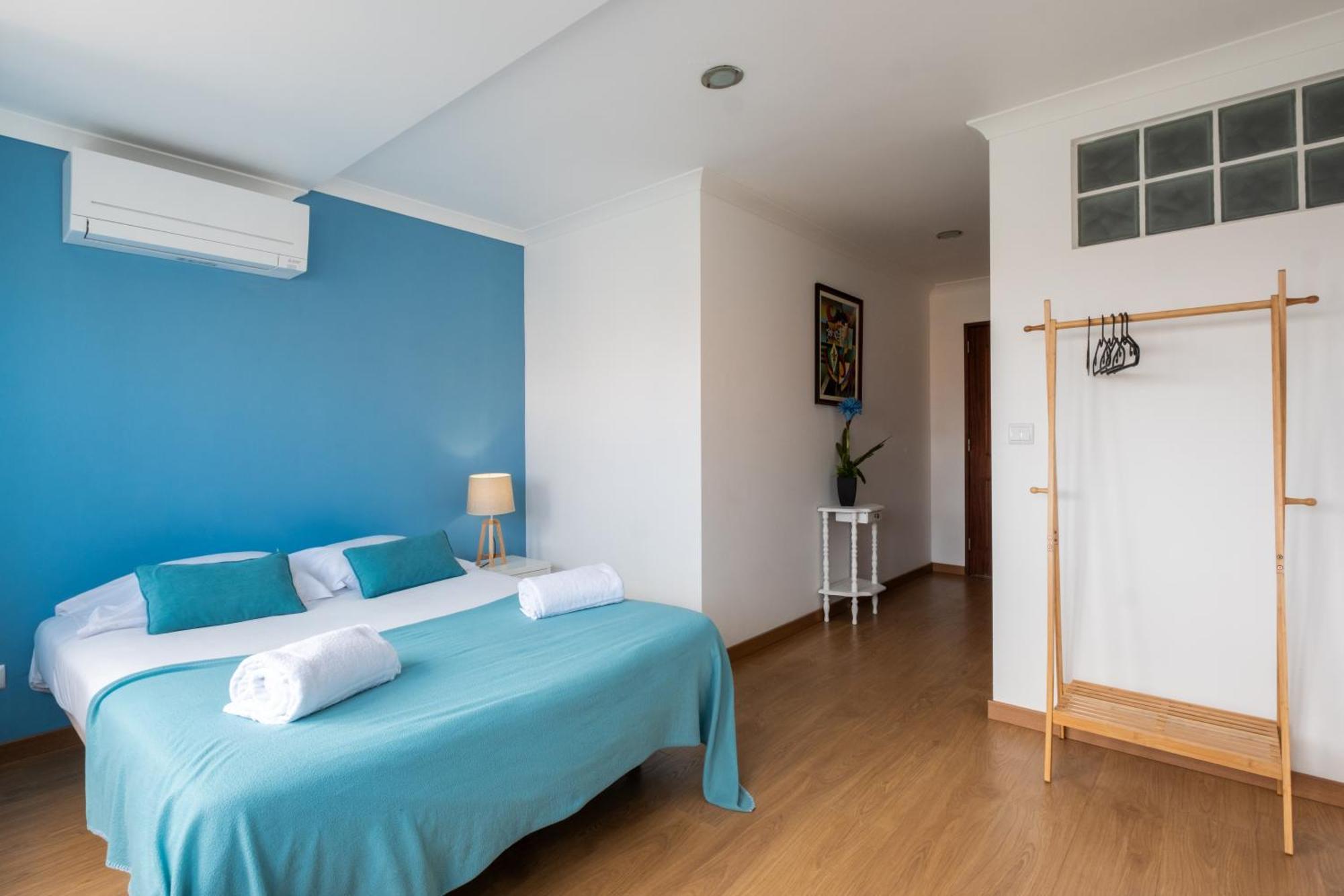 West Side Guesthouse เปนิช ภายนอก รูปภาพ