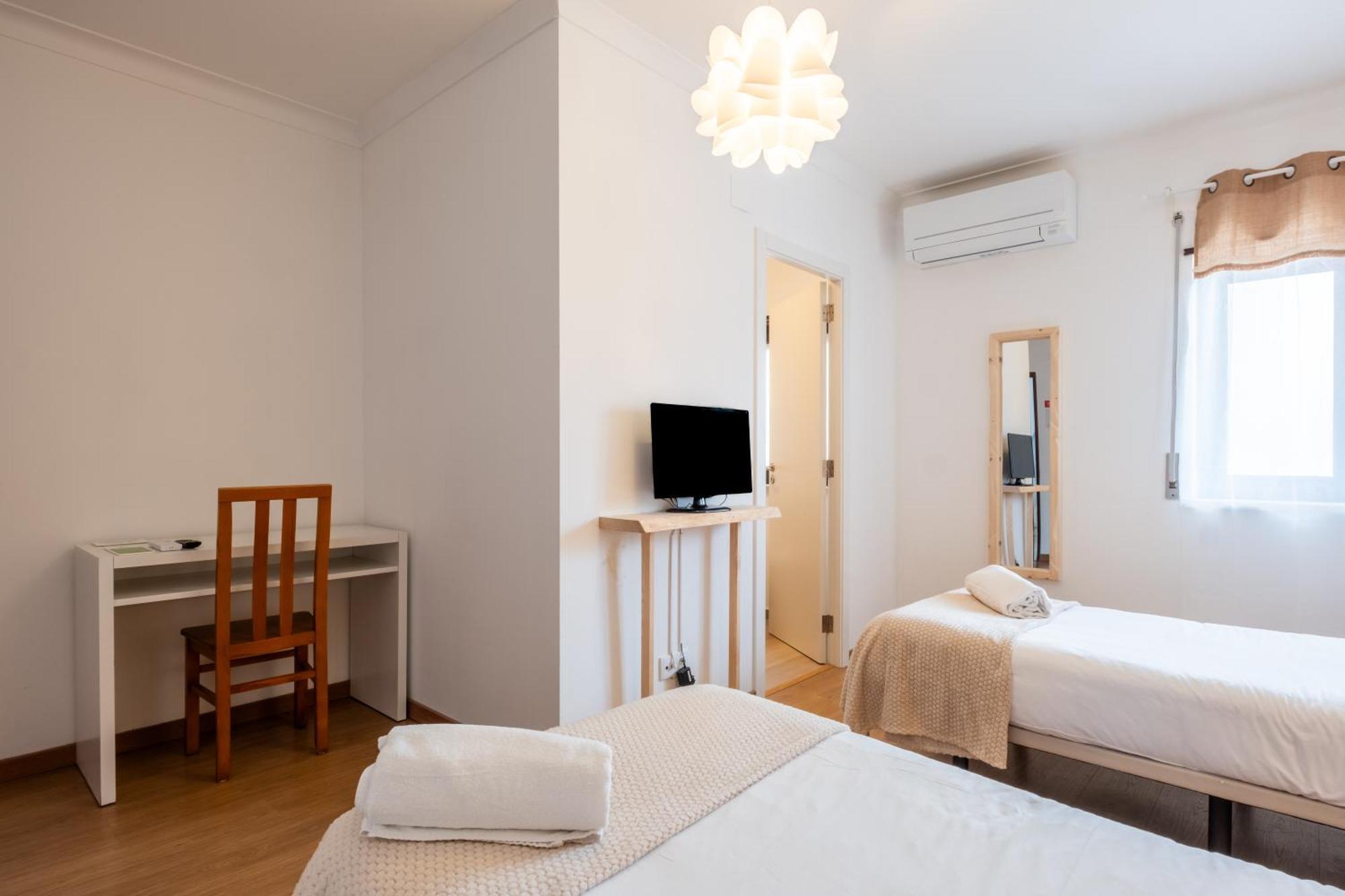 West Side Guesthouse เปนิช ภายนอก รูปภาพ