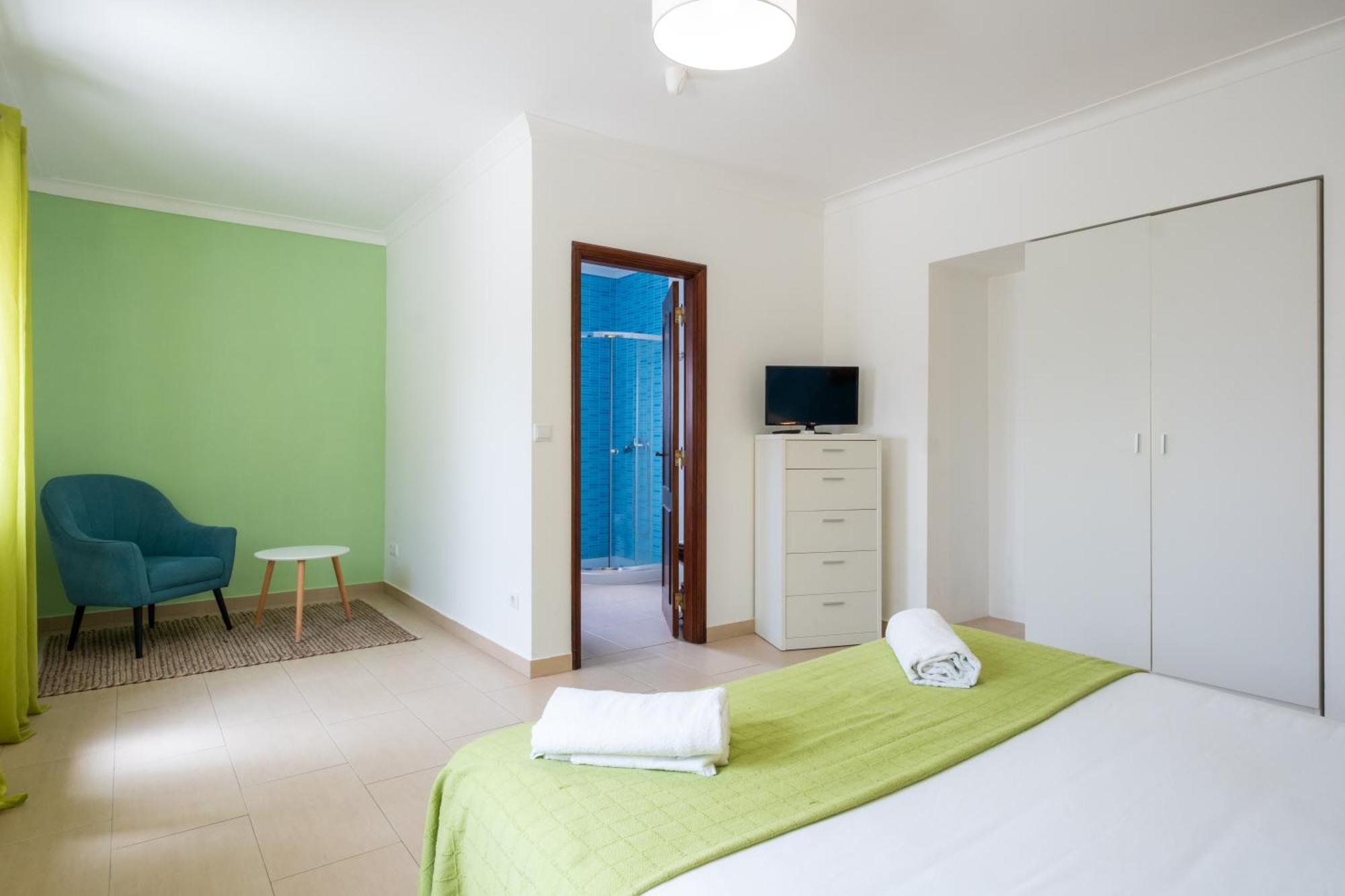 West Side Guesthouse เปนิช ภายนอก รูปภาพ