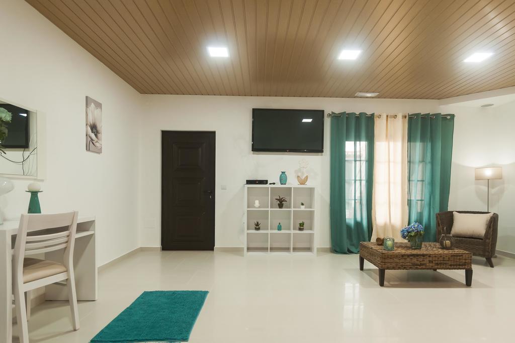 West Side Guesthouse เปนิช ภายนอก รูปภาพ